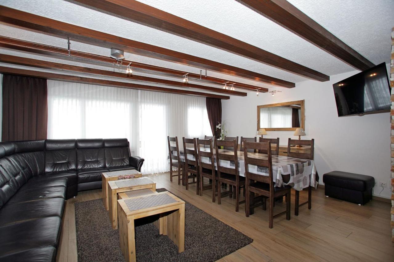 Baron / Baronesse Apartments Leukerbad Rum bild