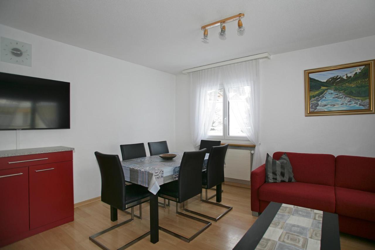 Baron / Baronesse Apartments Leukerbad Rum bild