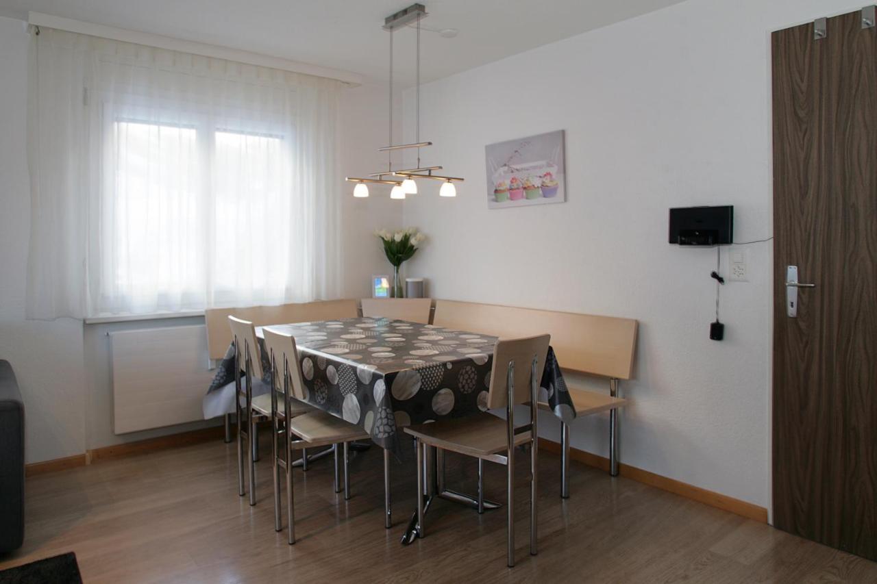 Baron / Baronesse Apartments Leukerbad Rum bild